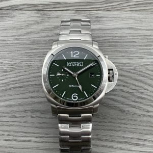 Panerai Luminor Men's 44mm Super Clone Luxury Replica Watch 1131677443 - front view | Luminor