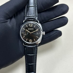 Panerai Radiomir 40mm Super Clone Watch | Luxury Replica Timepiece 1128806161 - front view | Panerai