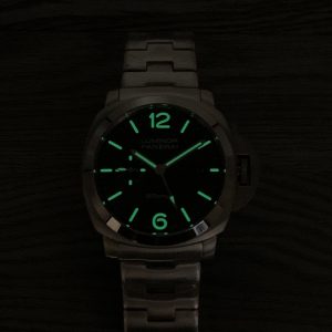 Panerai Luminor Men's 44mm Super Clone Luxury Replica Watch 1131677443 - front view | Luminor